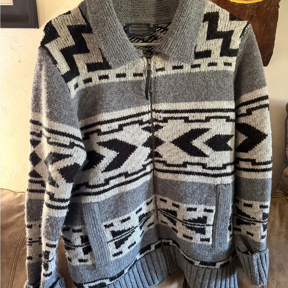 Pendleton Women’s Grey Patterned Zip-Up Sweater